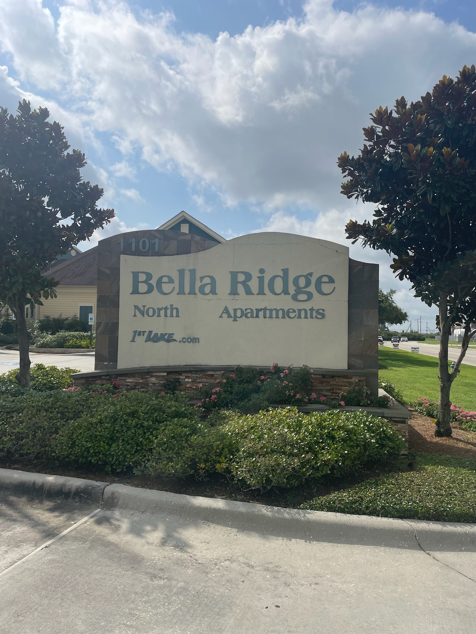 Bella Ridge apartments sign