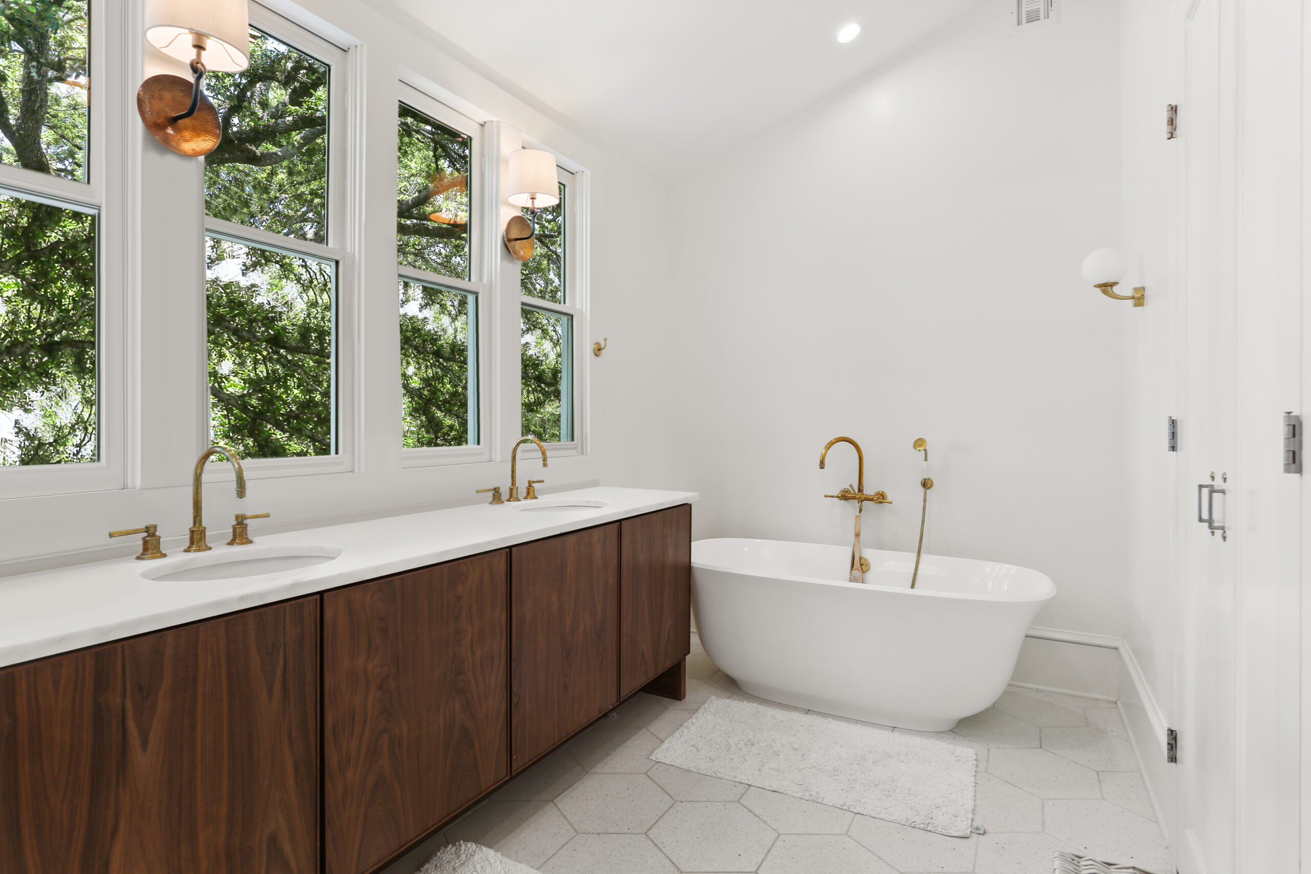 Prytania historic house remodel in New Orleans photo